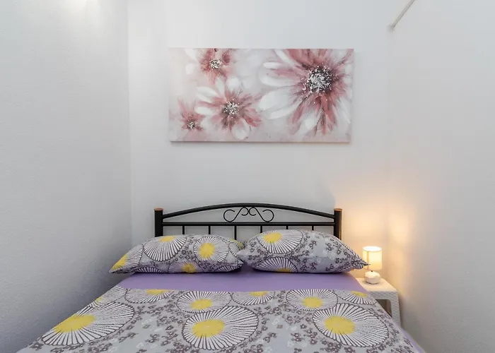 Apartment Leo