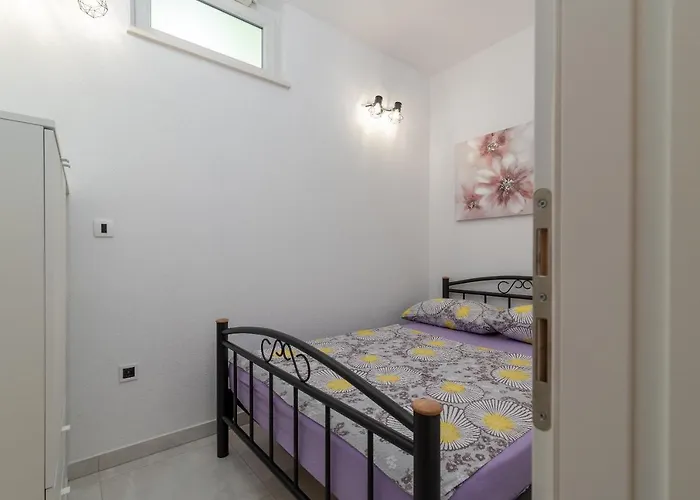 Apartment Leo